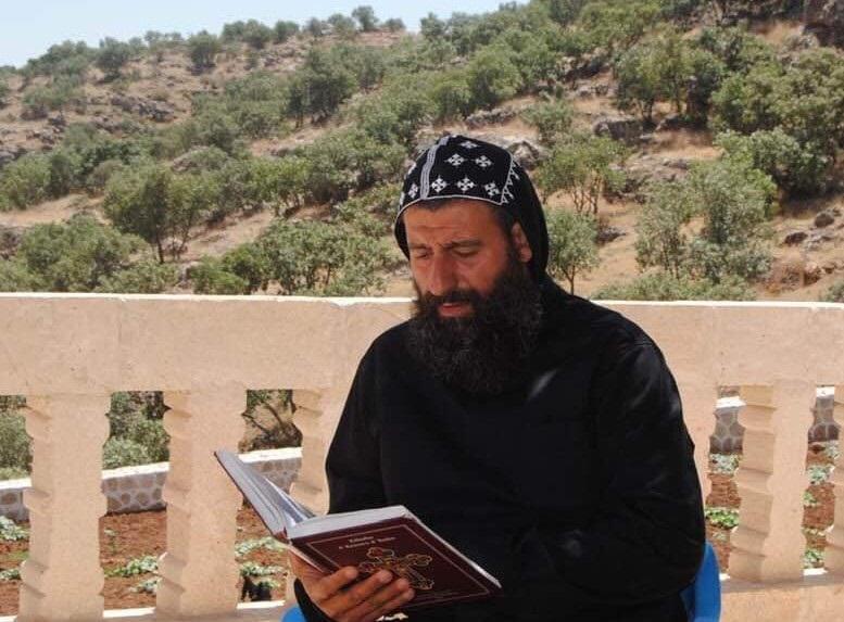 Monnik Sefer Aho Bileçen in het Mor Yacoub-klooster in Tur 'Abdīn © Twitteraccount Assyrian Policy Institute Monnik Sefer Aho Bileçen in het Mor Yacoub-klooster in Tur 'Abdīn © Twitteraccount Assyrian Policy Institute