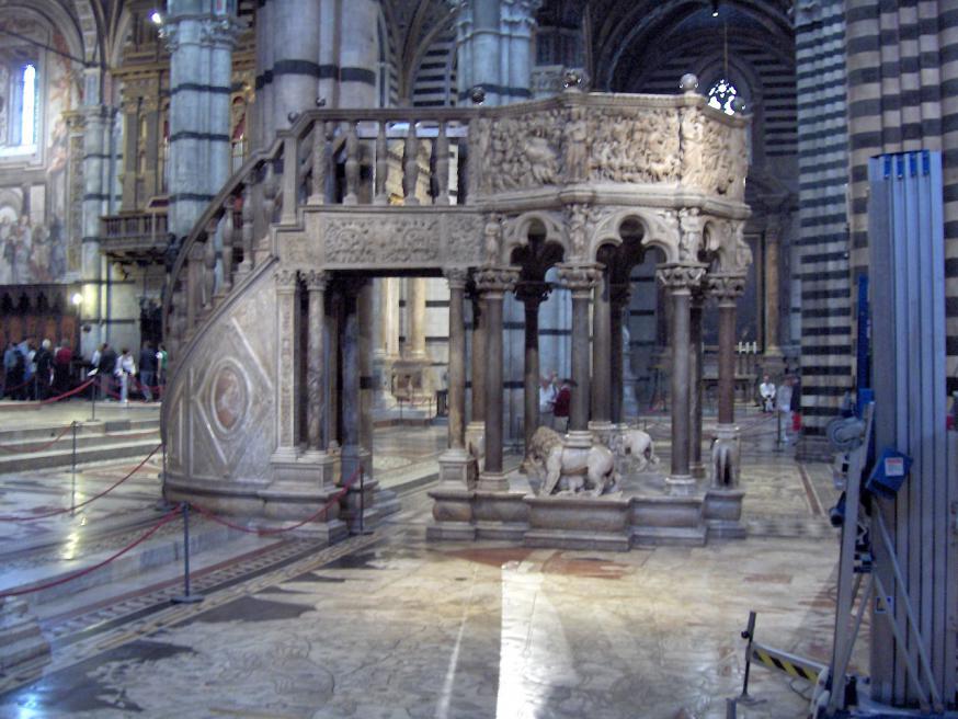 De preekstoel, het werk van beedlhouwer Pisano. © Wikimedia Commons