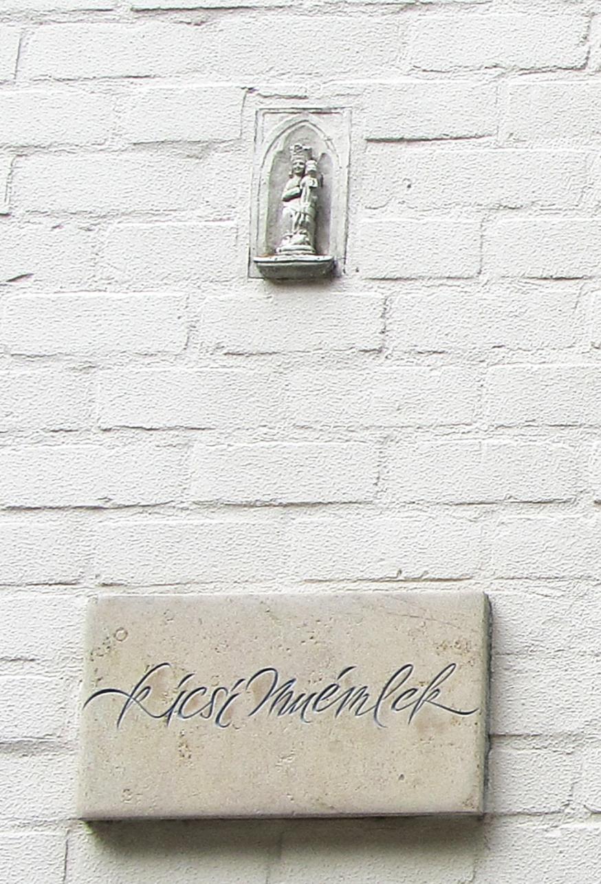 'kisci muemiek' ('klein monument') © Brugge-Mariastad vzw
