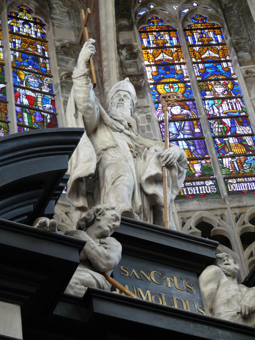 Het beeld van de H. Rombout in de Sint-Romboutskathedraal © Wikipedia