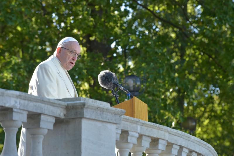 Paus Franciscus in het presidentiële paleis in Tallinn © Vatican Media