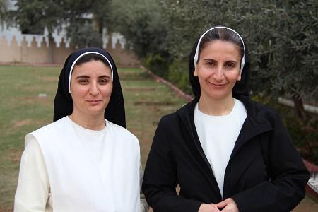 Zuster Luma Khuder en zuster Nazek Matty kijken uit naar de terugkeer © Kerk in Nood