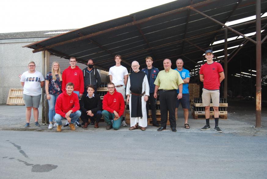 De Chiro 't Axent ging de trappist halen naar West-Vleteren © Kerk in Zwevegem / Communicatie / D.Decuypere