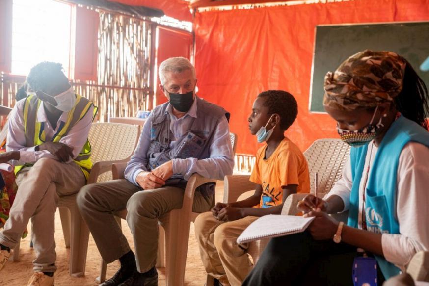 VN-Vluchtelingencommissaris Filippo Grandi in gesprek met Ethiopische vluchtelingen © UN-HCR/Samuel Otieno