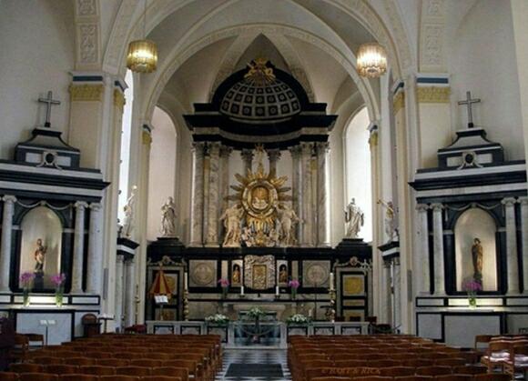 Interieur van de Hasseltse Virga Jessebasiliek©KerkNet