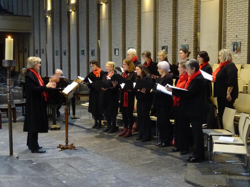 Het ensemble Voces Aquales zong de Messe brève van Léo Delibes tijdens de concertmis van zondag 7 december © Marjo Perry