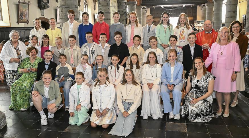 Vormelingen H. Kruiskerk ST 16 u. school Molenberg (Stekene), Reynaerdijn en 7-sprong (Kemzeke), Tuimelaar (Klein-Sinaai), De Zonnebloem (Koewacht) © Close Up Els Buys