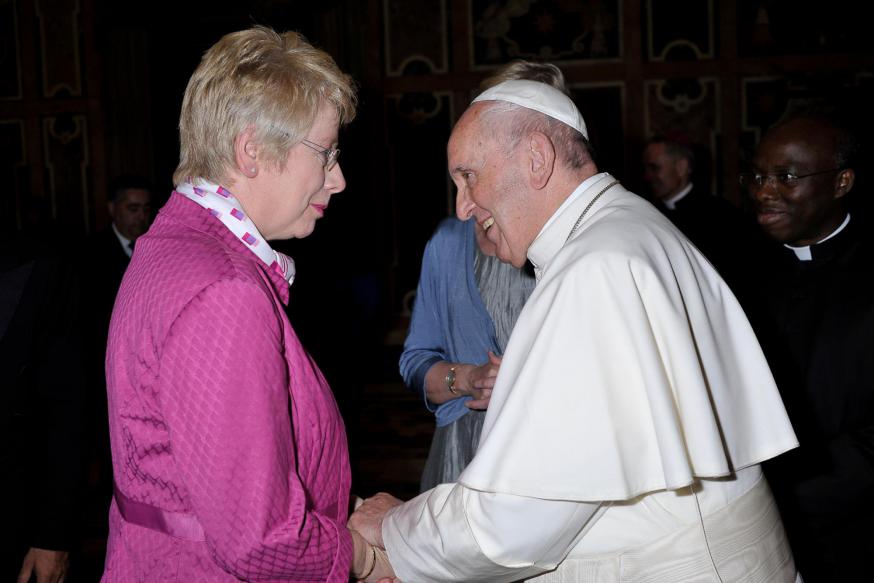 Myriam Wijlens en paus Franciscus. 