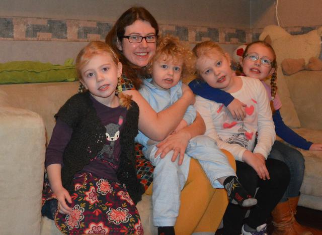 Heidi samen met Sarah, Esther, Mirthe en Joachim