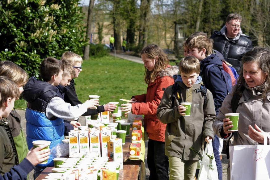 De vormelingen van Scherpenheuvel hadden zelf het idee om hun collega-vormelingen te verwelkomen in hun thuisstad. © Laurens Vangeel