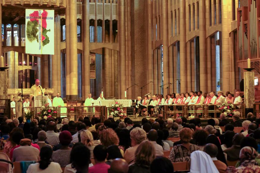 Een goedgevulde basiliek op het hoogfeest van het Heilig Hart. © Laurens Vangeel