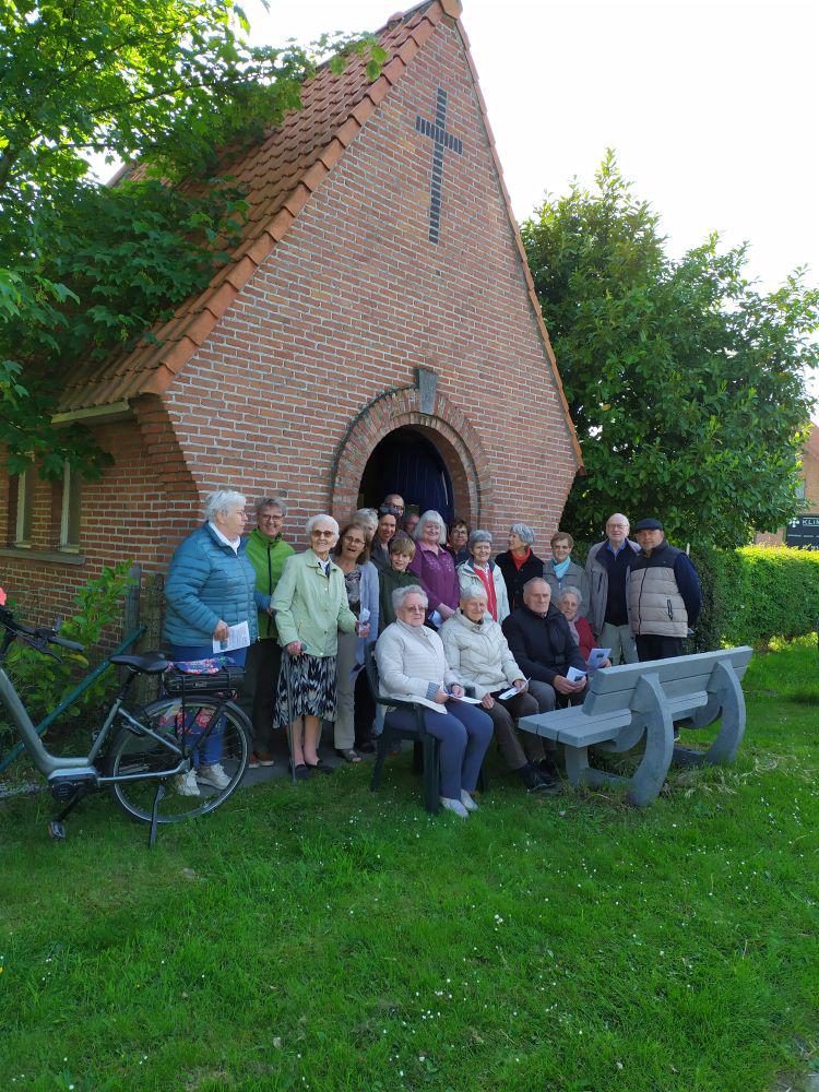 Gebedsmoment aan Berg kapel 