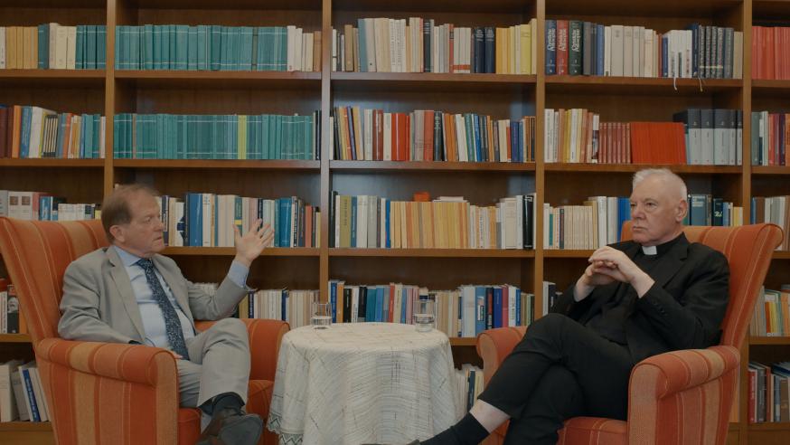 gesprek tussen Rik Torfs en kardinaal Müller © Renaat Lambeets - Panenka
