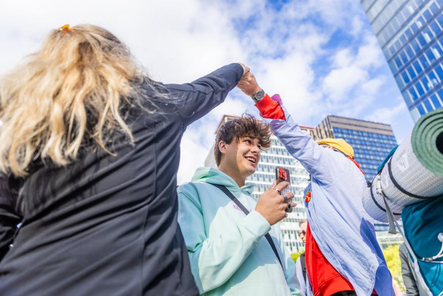 Ook influencer Simon Eeraerts is vandaag een pelgrim. © Jan Aelberts