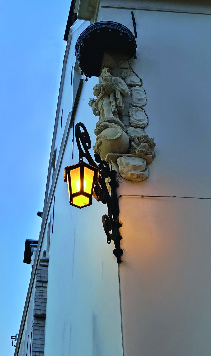 Kruispunt Keizerstaat - Ambtmanstraat © Vereniging voor Kruis en Beeld vzw