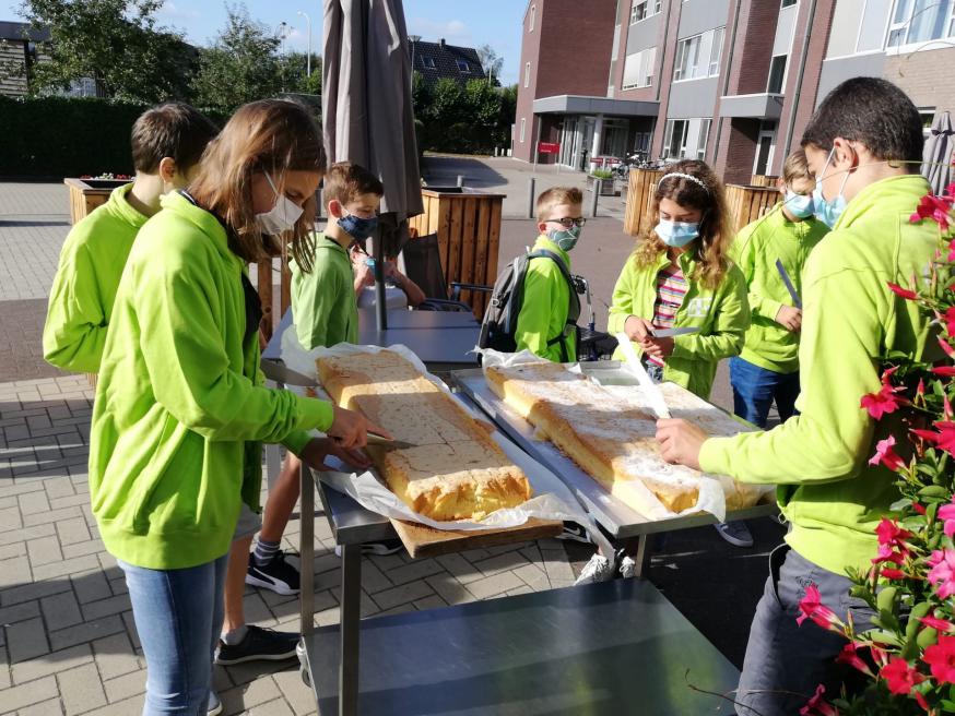 eerst snijden, dan eten 