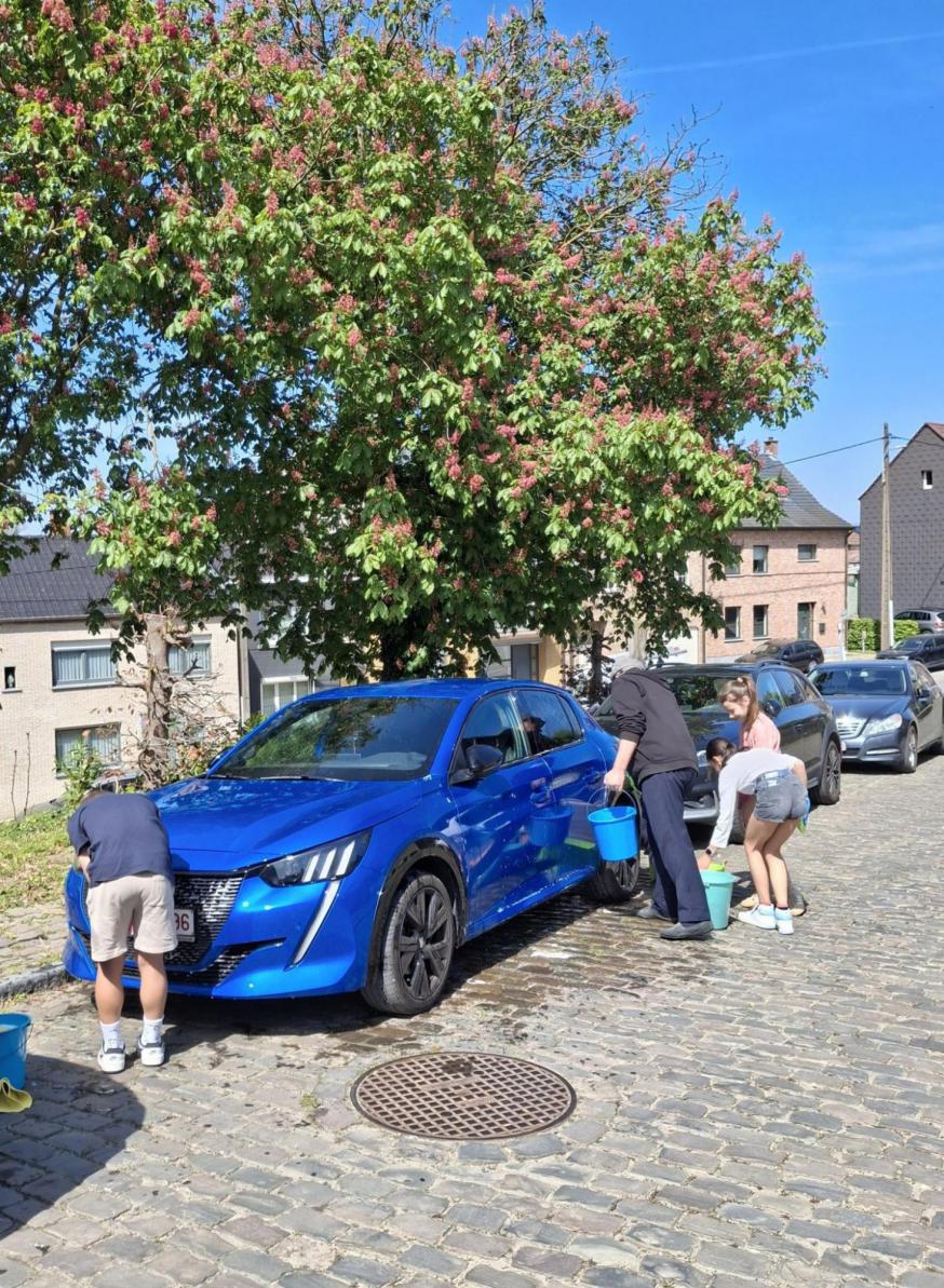 Eco-carwash door vormelingen in Pollare - april 2026 © Tim Van Nieuwenhove