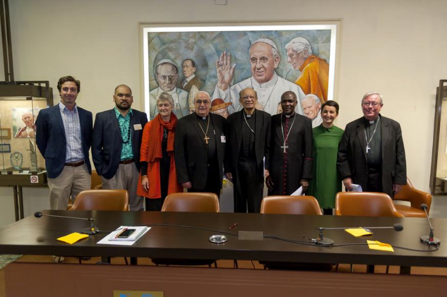 De voorzitters van de continentale bisschoppenconferenties (ook CCEE en Comece) bij de ondertekening van de oproep in Rome © Cidse De voorzitters van de continentale bisschoppenconferenties (ook CCEE en Comece) bij de ondertekening van de oproep in Rome © Cidse