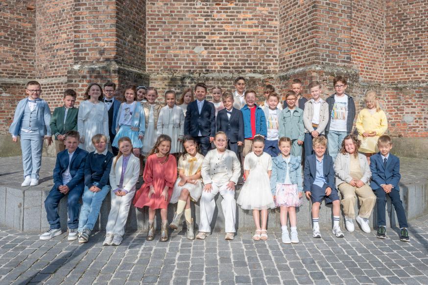 Eerstecommunicanten van Dessel en Witgoor. © Gert Daemen
