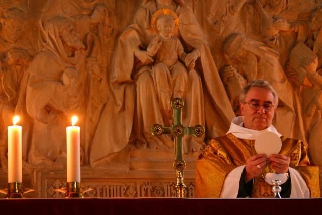 Hoe kan het altaar ons dichter brengen bij de ontmoeting met de levende Christus? 