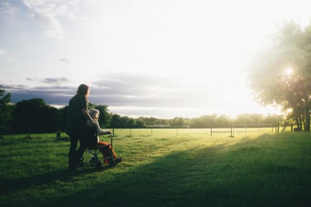 Samen wandelen © Dominik Lange - unsplash