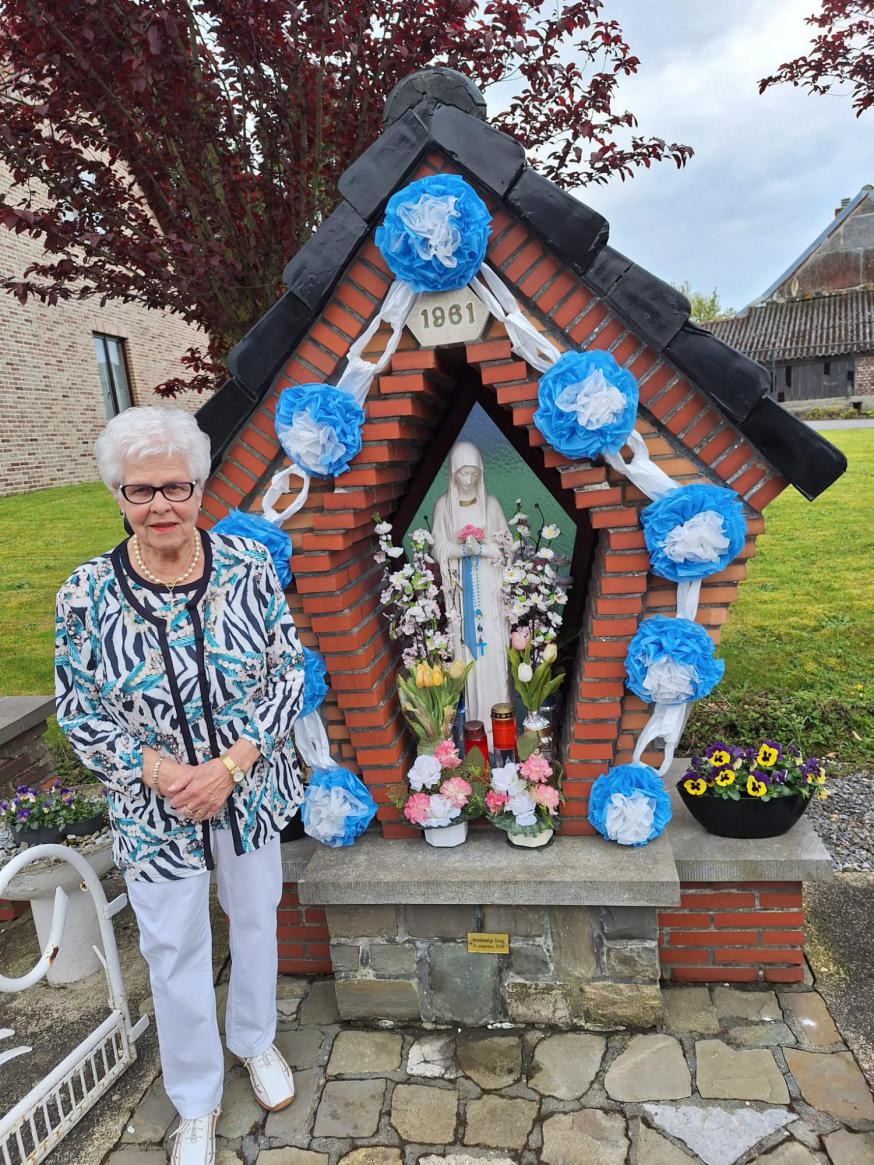 Paula zorgt 65 jaar voor Oude Baankapel. 