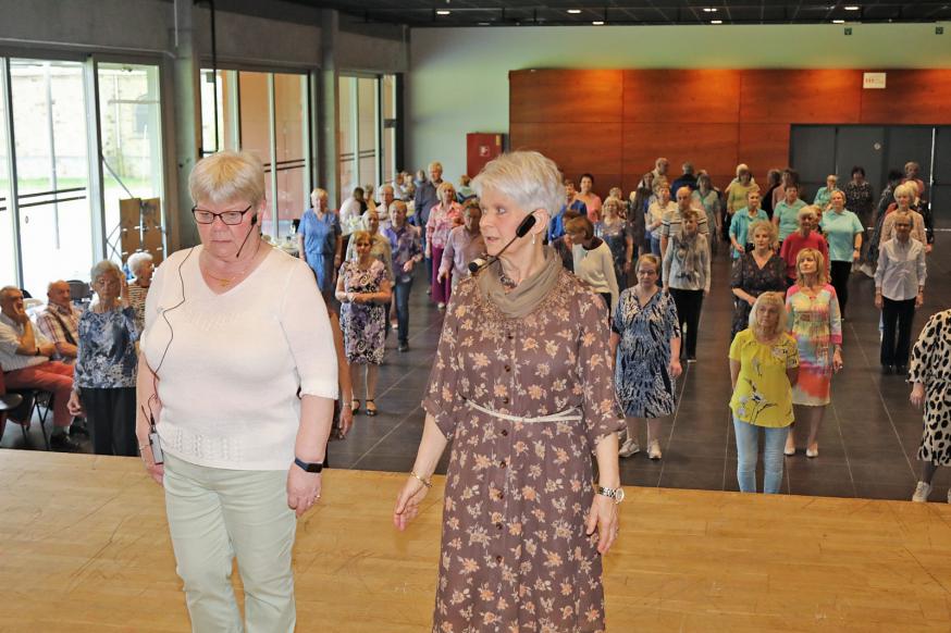 Okra Lutselus-Rooierheide nodigt uit ten dans. 
