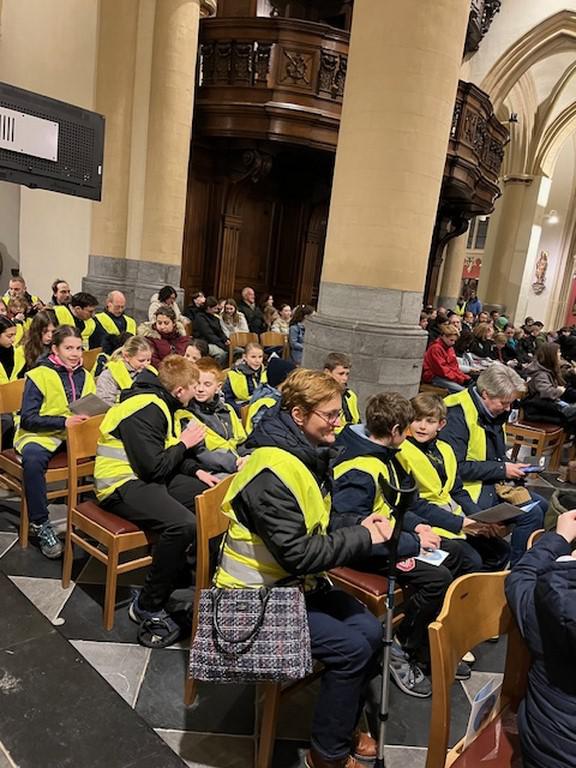 Vormelingen namen deel aan de fakkeltocht. 