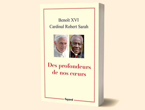 Benedictus XVI wil geschrapt worden als mede-auteur © Fayard