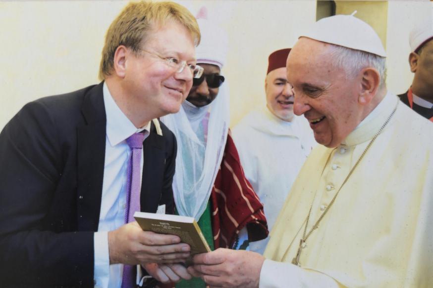 Professor Jan De Volder bij paus Franciscus © Vatican Media