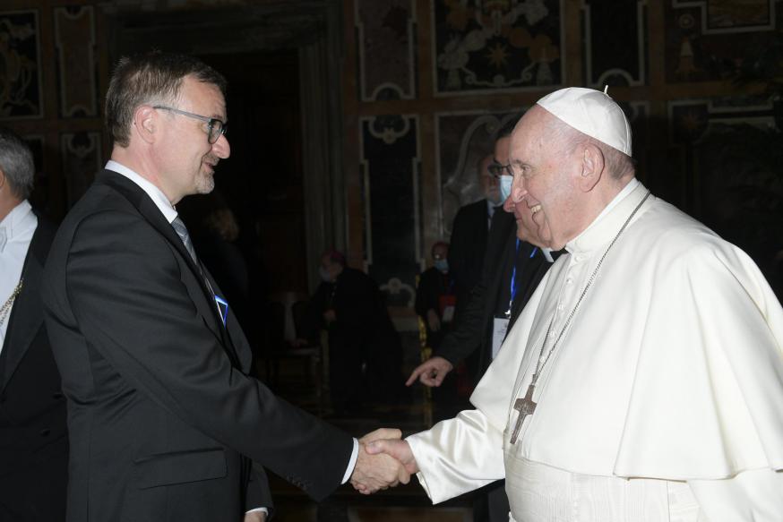 Professor Chris Gastmans bij paus Franciscus © Vatican Media