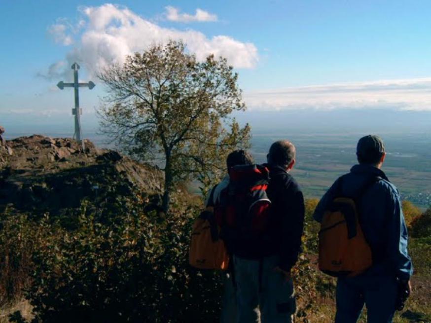 De weg kennen, waar aarde en hemel in elkaar overvloeien, is liefdevol leven. © Danny Maenhaut