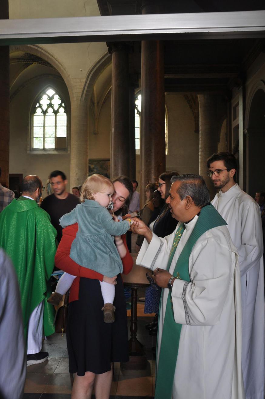 P. Basil Rohan Fernando in juni 2024 op bezoek bij Missio-België, hier in de Sint-Kwintenskerk in Leuven © Missio