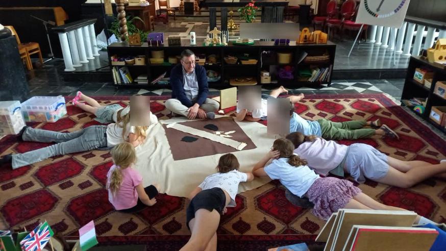 Godly Play in de kerk van Oosteeklo 