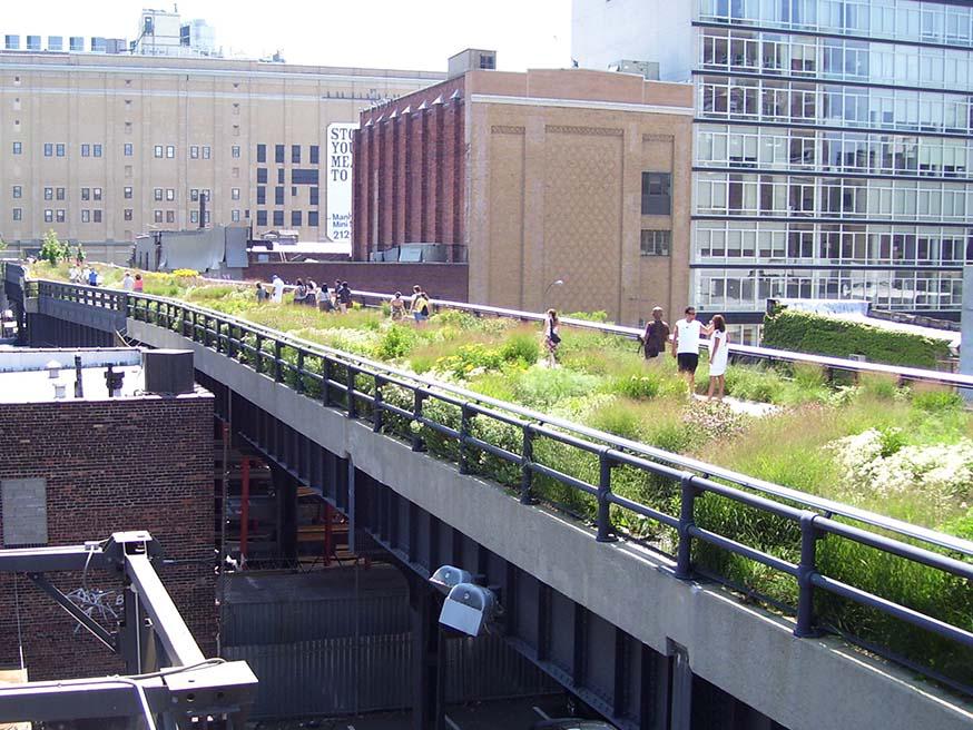 High Line in New York © CC Bartwatching via Flickr