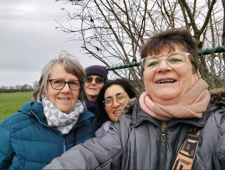 Hier enkele dames op wandel in de Maten 