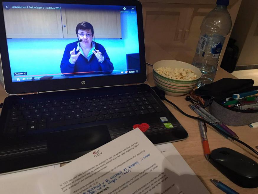 Online les Online les
