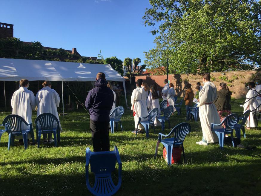 Misdienaars vieren in dekenij © Martijn van Hove