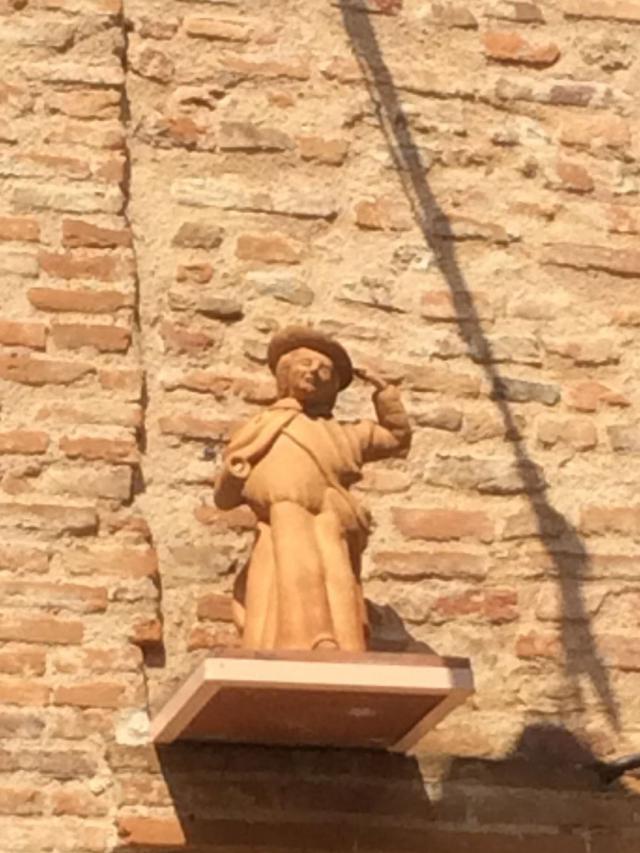 Jacobusbeeldje in Auvillar, Frankrijk. 
