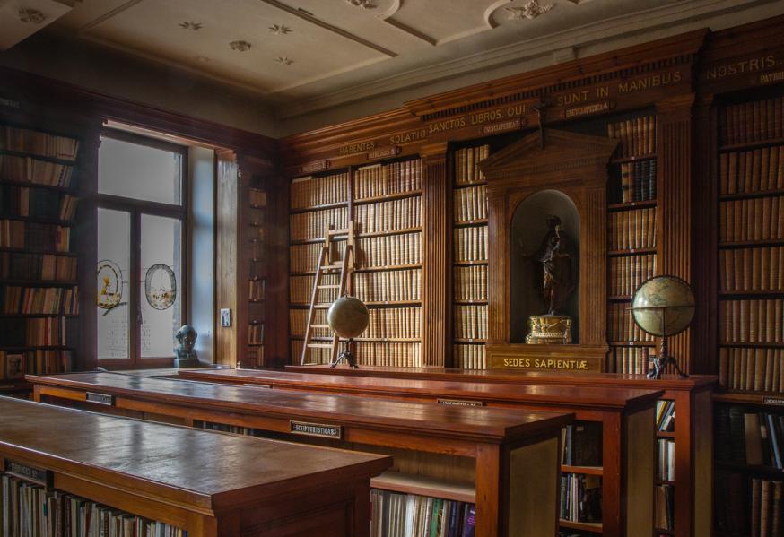 De bibliotheek van het karmelietenklooster in Gent © Karmel Gent