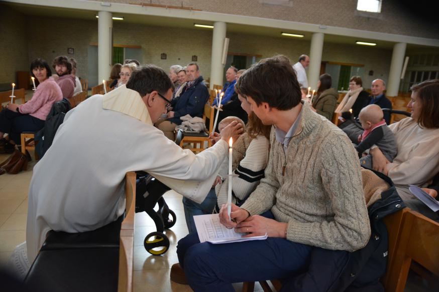 KINDERZEGEN IN ONZE PAROCHIE H. PETRUS EN PAULUS © Peter Engelbert