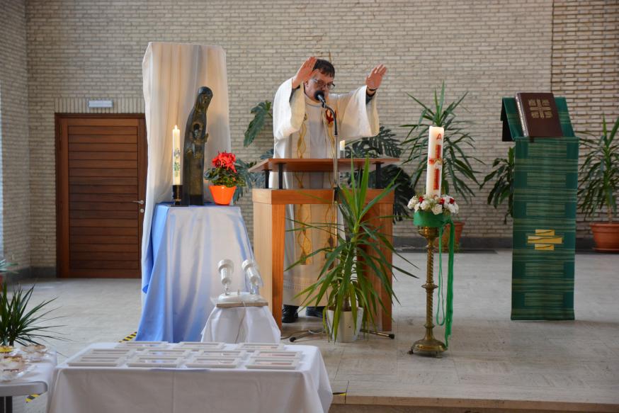 KINDERZEGEN IN ONZE PAROCHIE H. PETRUS EN PAULUS © Peter Engelbert