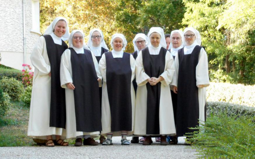 De kleine gemeenschap van Indre in de Loire © Petites Soeurs Disciples de l'Agneau 