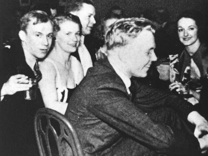 Thomas Merton (links) als brassende student © The Thomas Merton Center at Bellarmine University