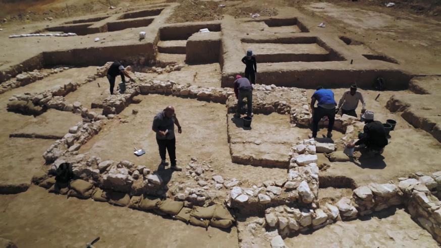 Opgravingen bij de moskee uit de 7de eeuw © Emil Aladjem, Israel Antiquities Authority