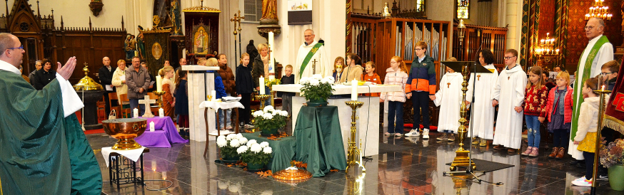 Kinderen tijdens de viering 