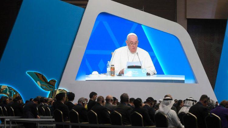 Paus Franciscus spreekt religieuze leiders toe in Nur-Sultan © Vatican Media