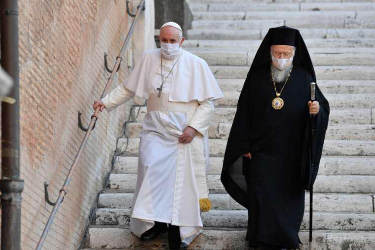 Paus Franciscus en de oecumenische patriarch tijdens de gebedsdag op 20 oktober © Vatican Media