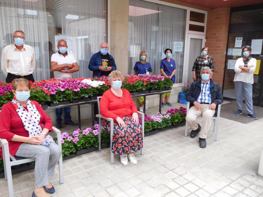 Solidair met de ouderen, te midden van de coronapandemie © Okra
