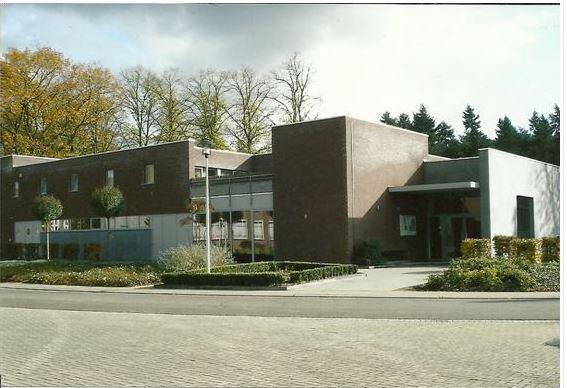 Ontstaan en groei van de parochie H Hart in Rooierheide. 